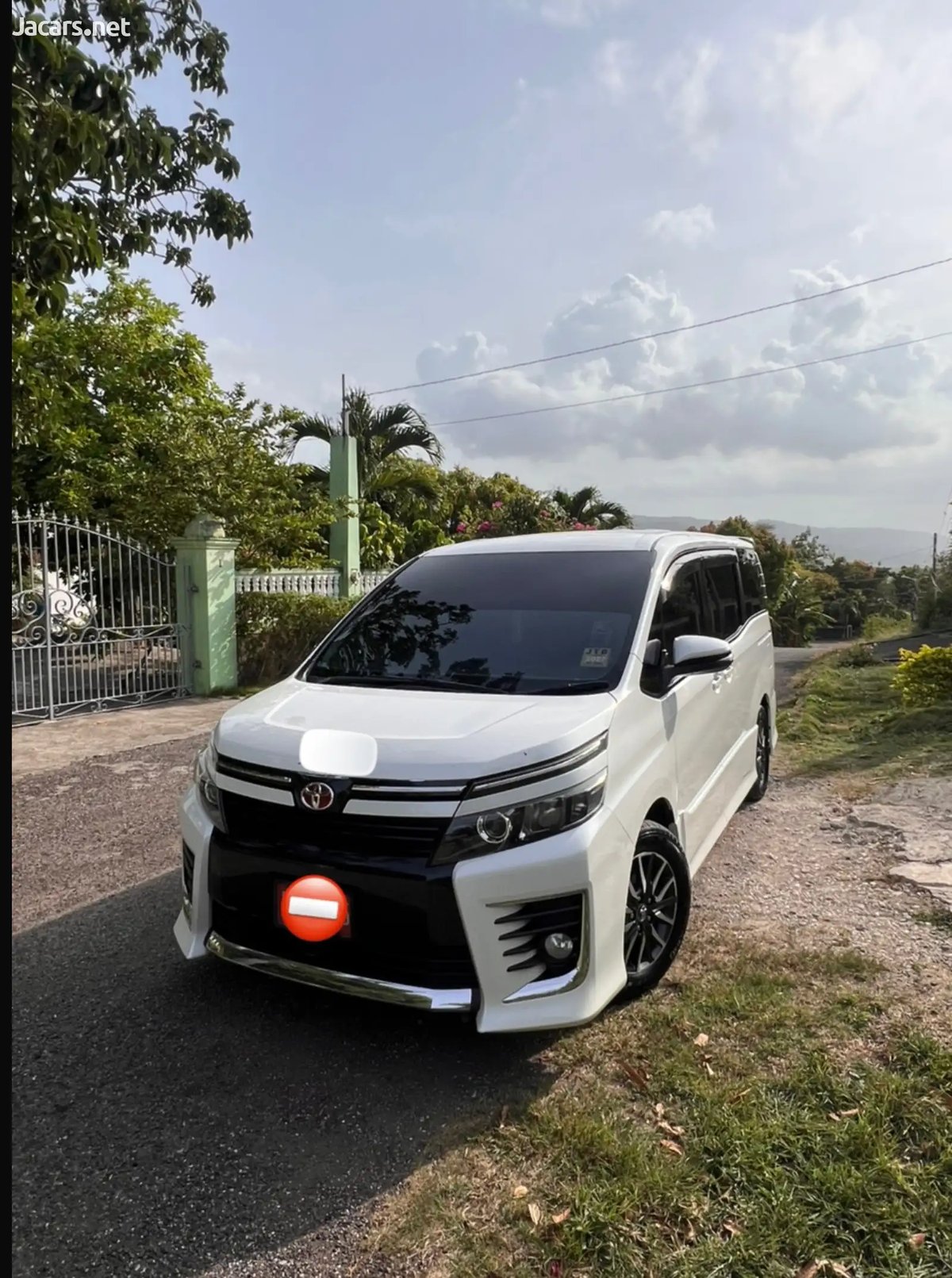2014 TOYOTA Voxy