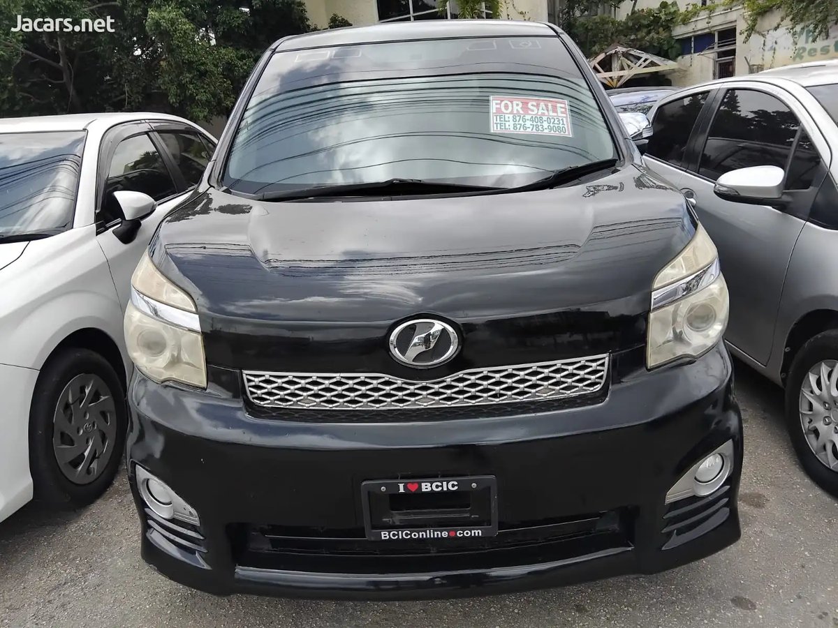 2013 TOYOTA Voxy