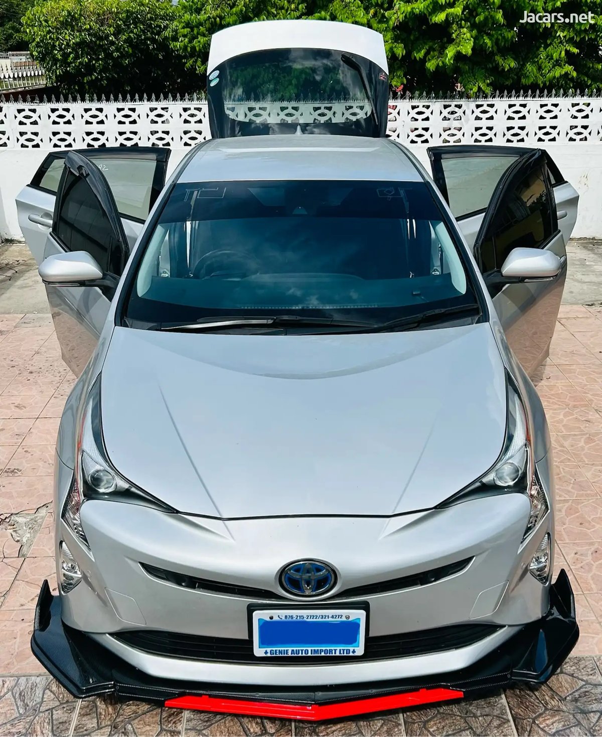 2018 TOYOTA Prius