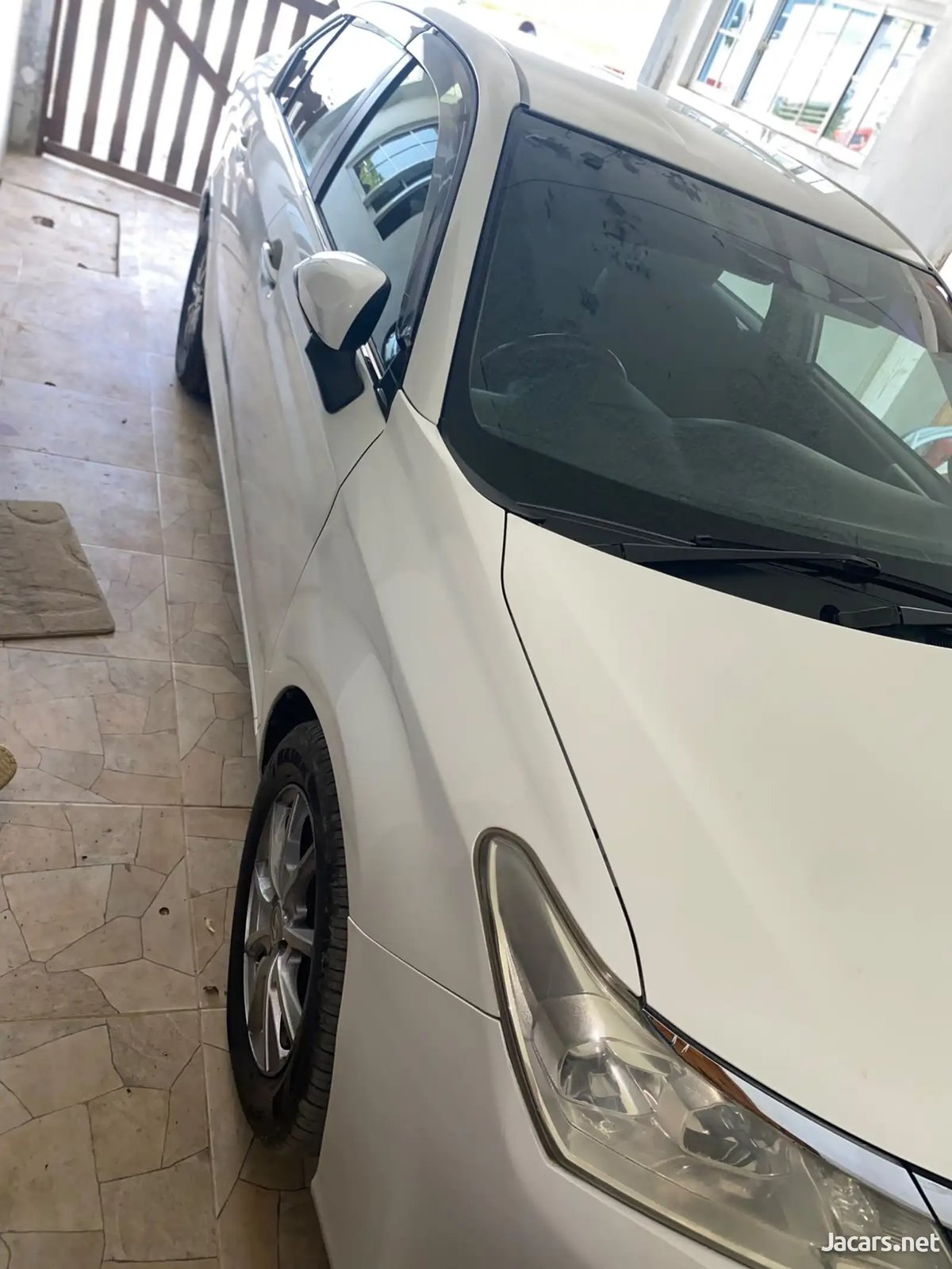 2015 TOYOTA Axio