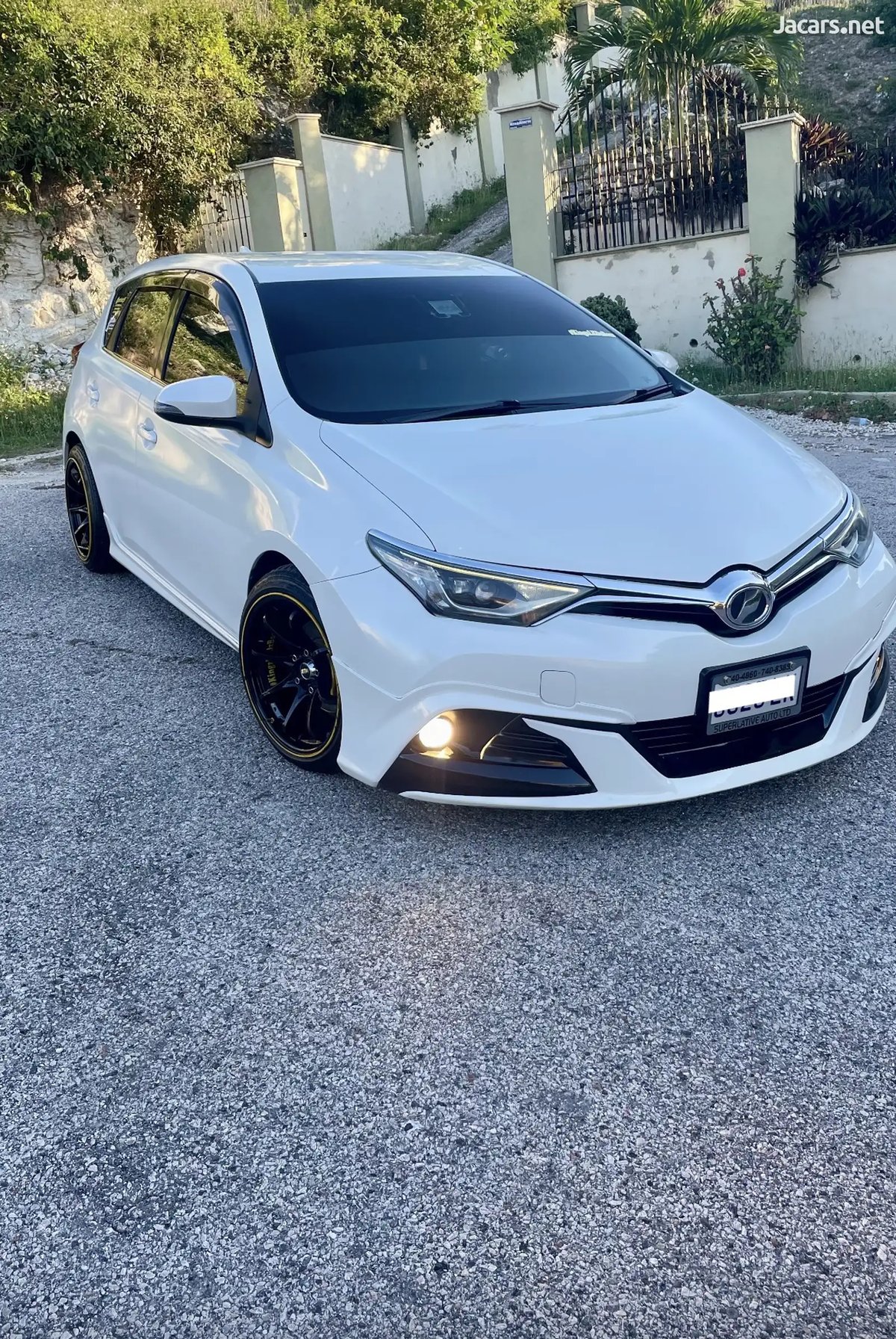 2015 TOYOTA AURIS
