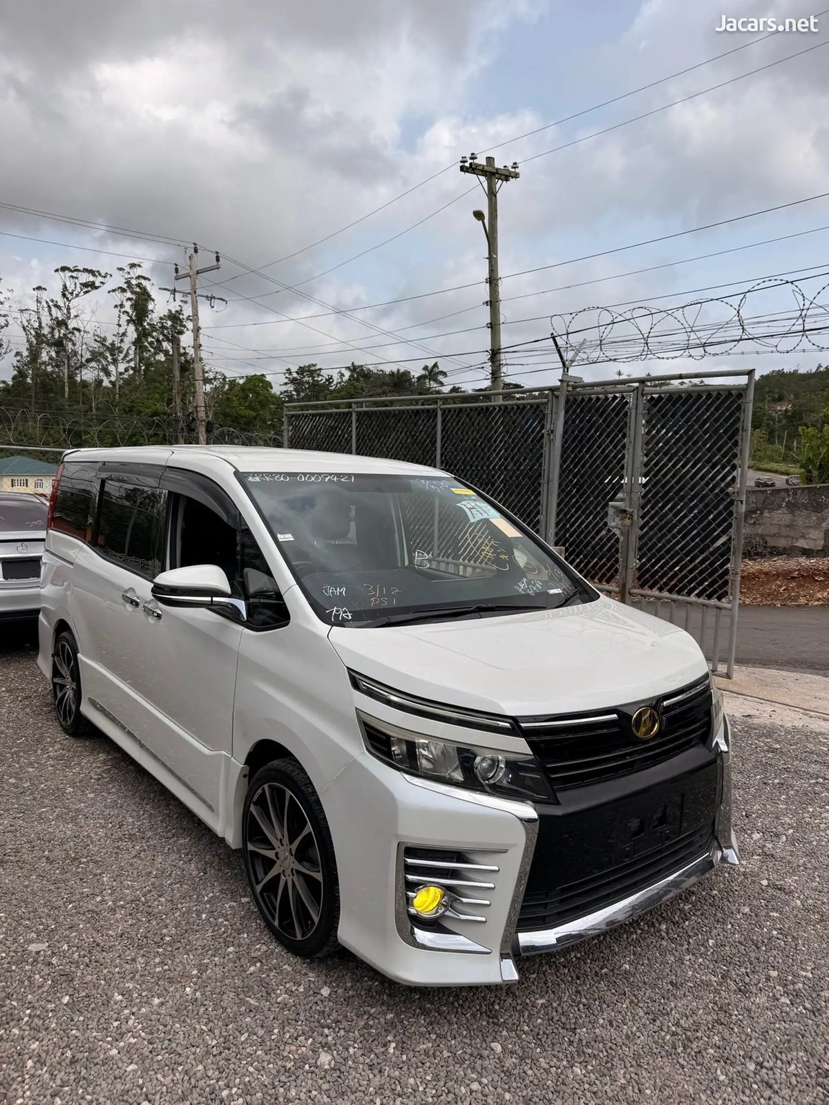 2014 TOYOTA Voxy