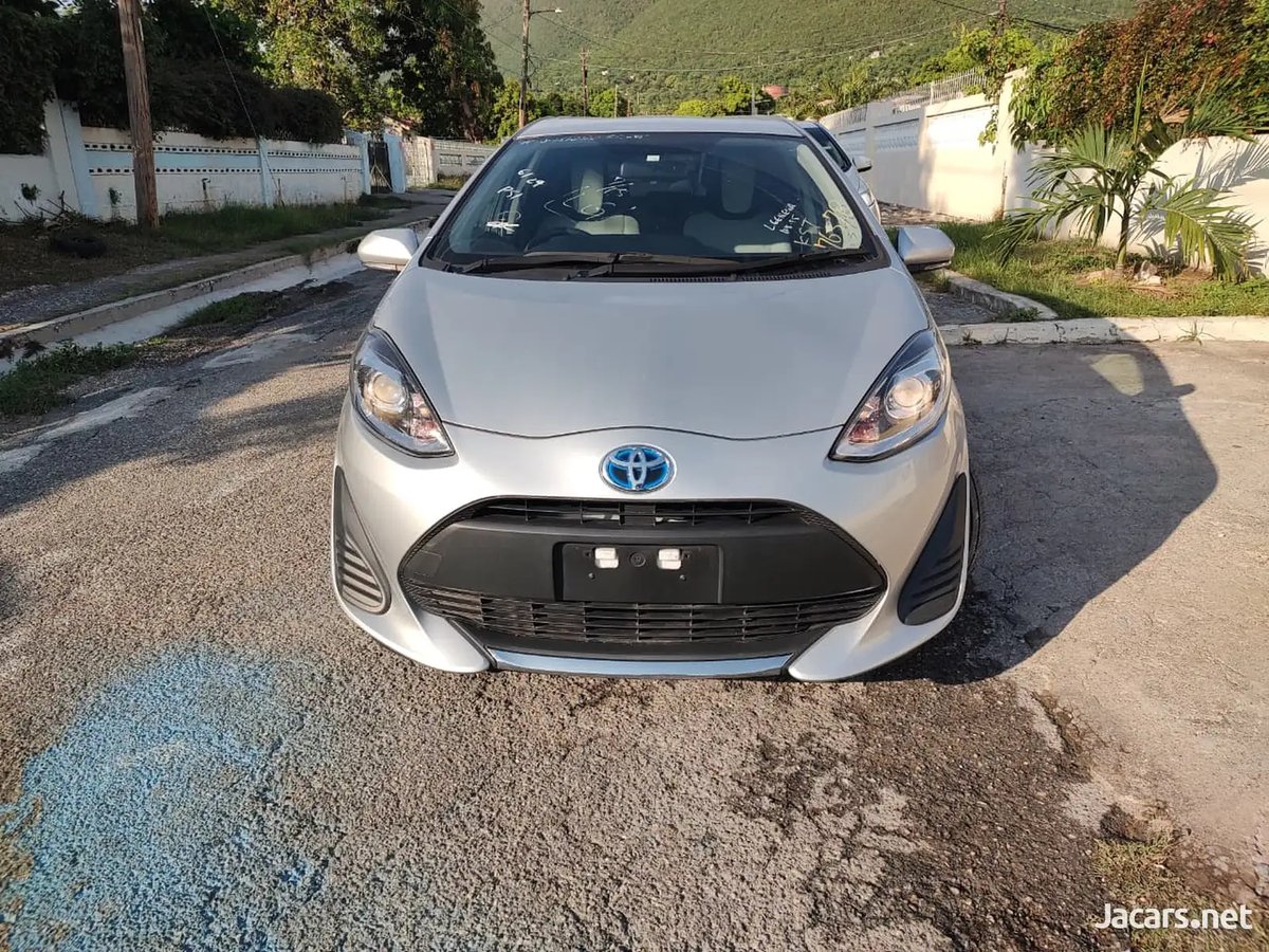2020 TOYOTA Aqua
