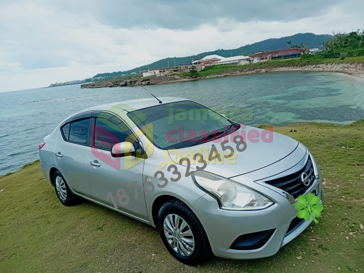 2015 NISSAN Latio
