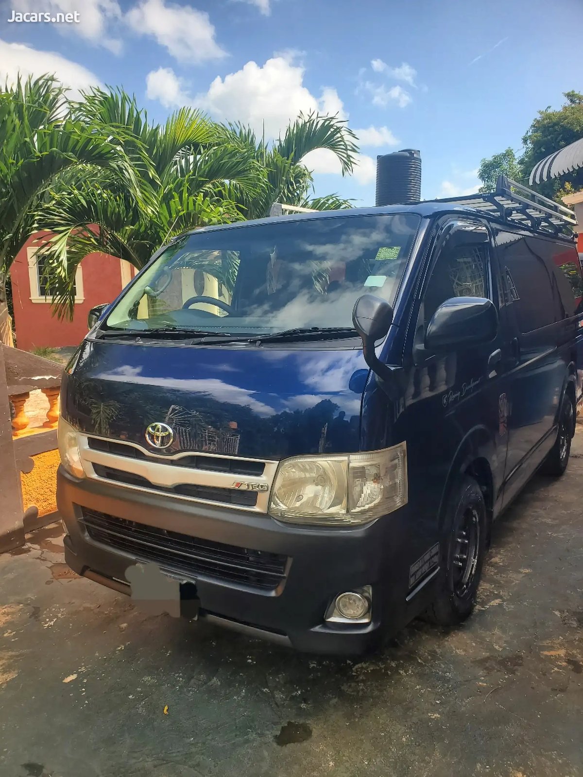 2013 TOYOTA hiace
