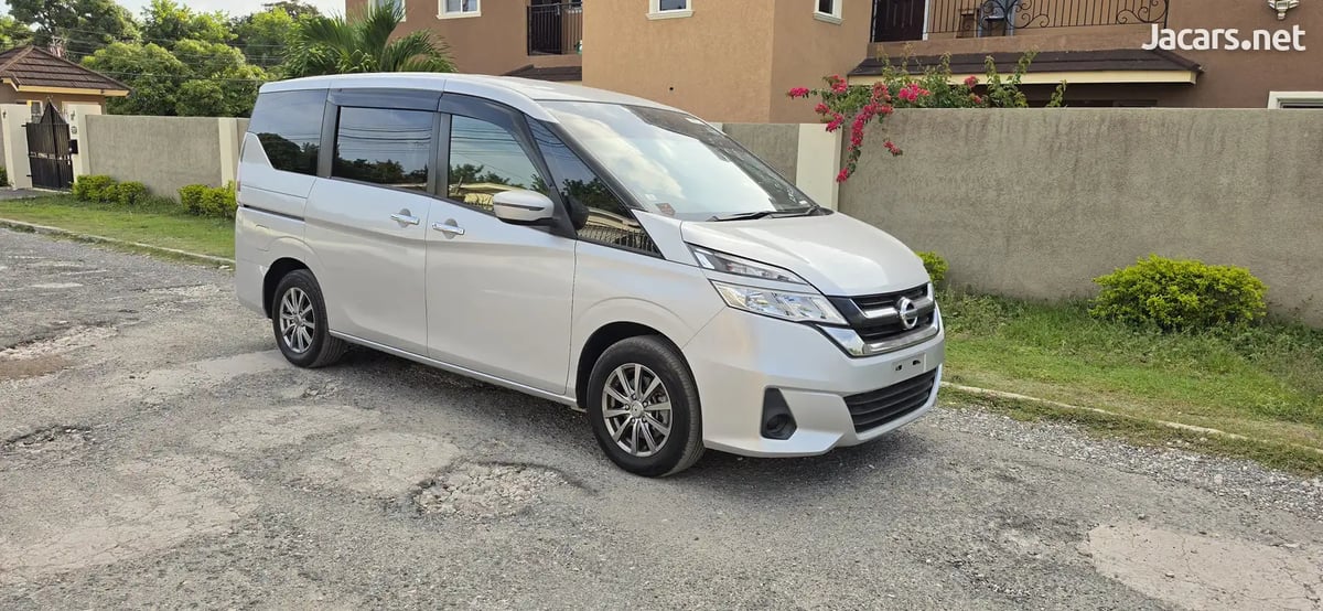 2018 NISSAN Serena