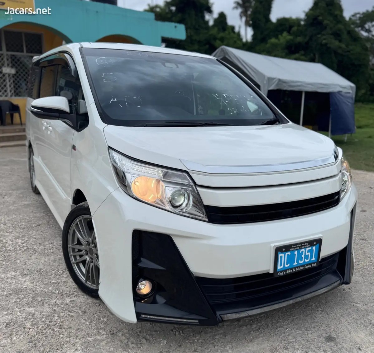 2016 TOYOTA Noah