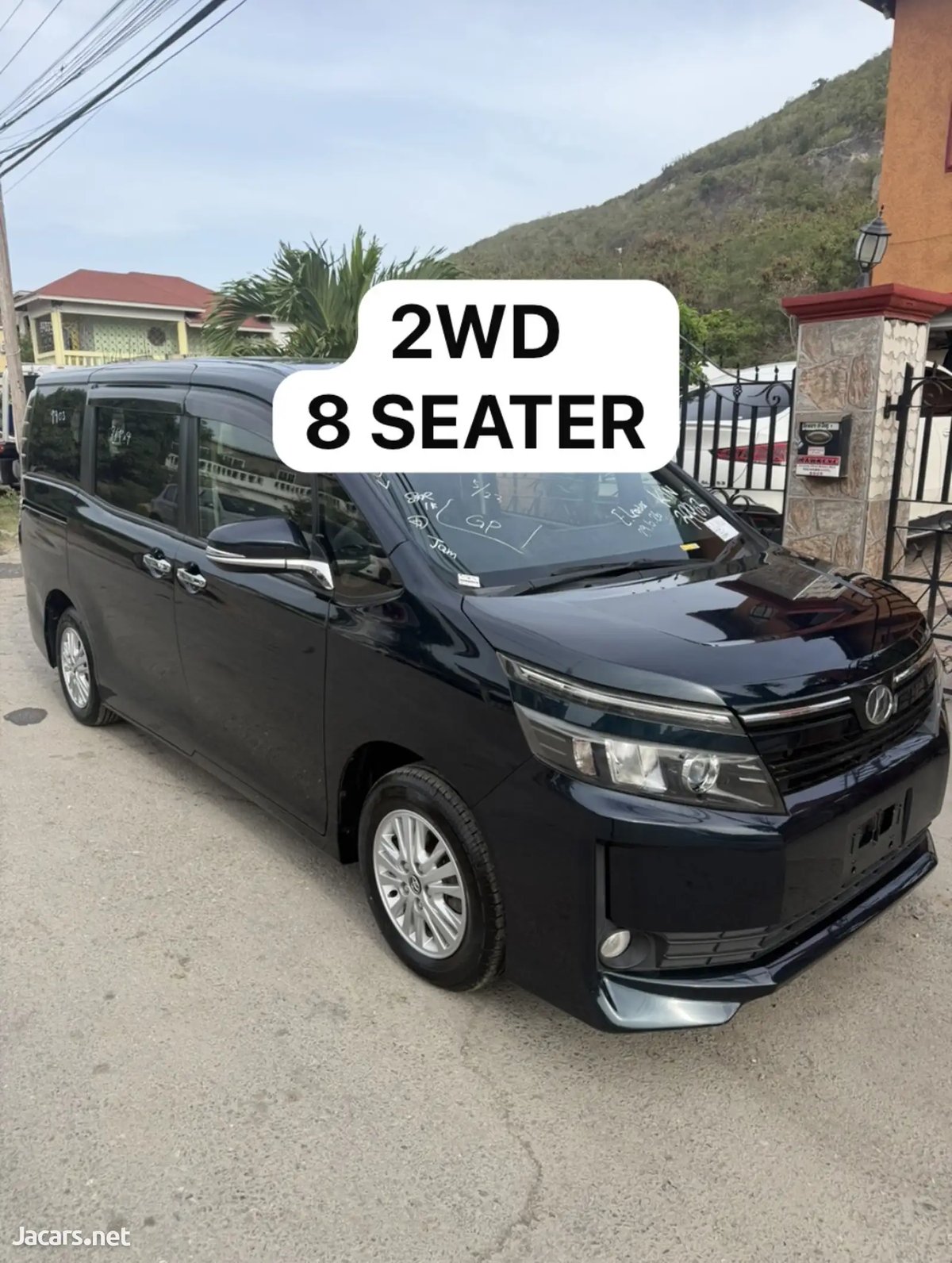 2014 TOYOTA Voxy