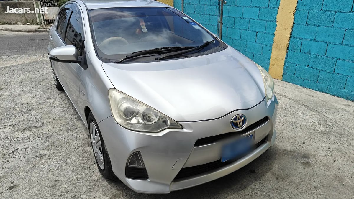 2012 TOYOTA Aqua