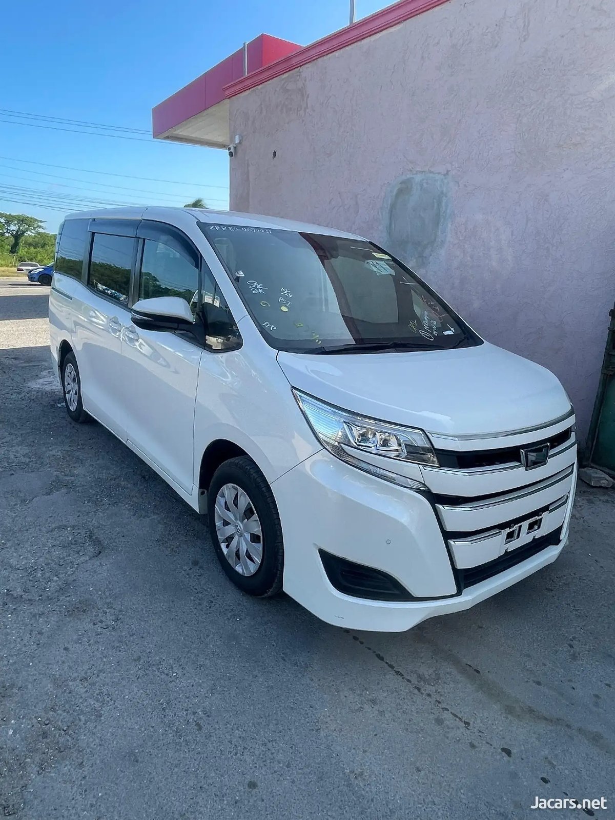2021 TOYOTA Noah