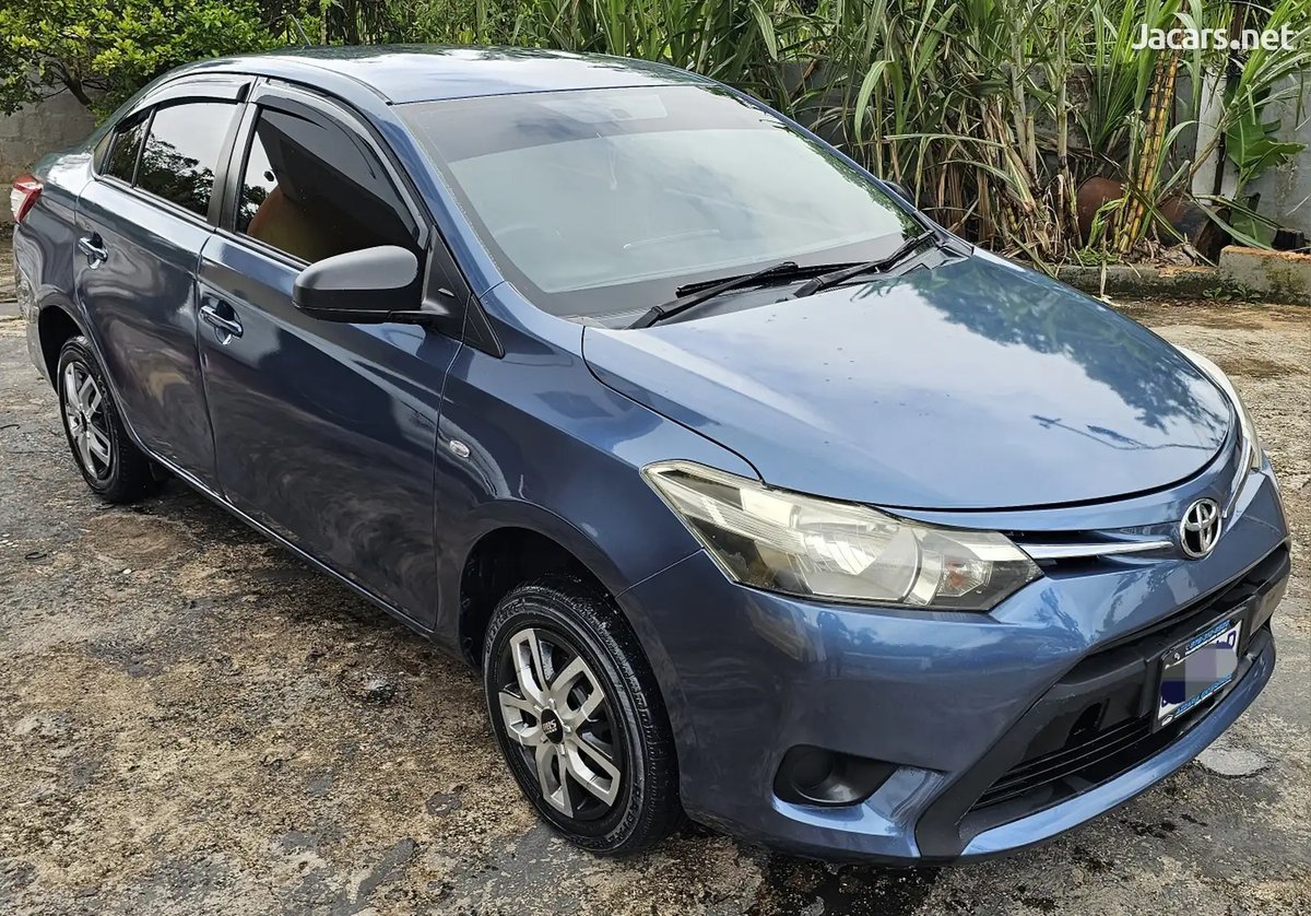 2015 TOYOTA Yaris