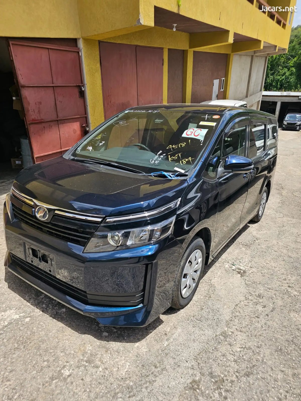 2016 TOYOTA Voxy
