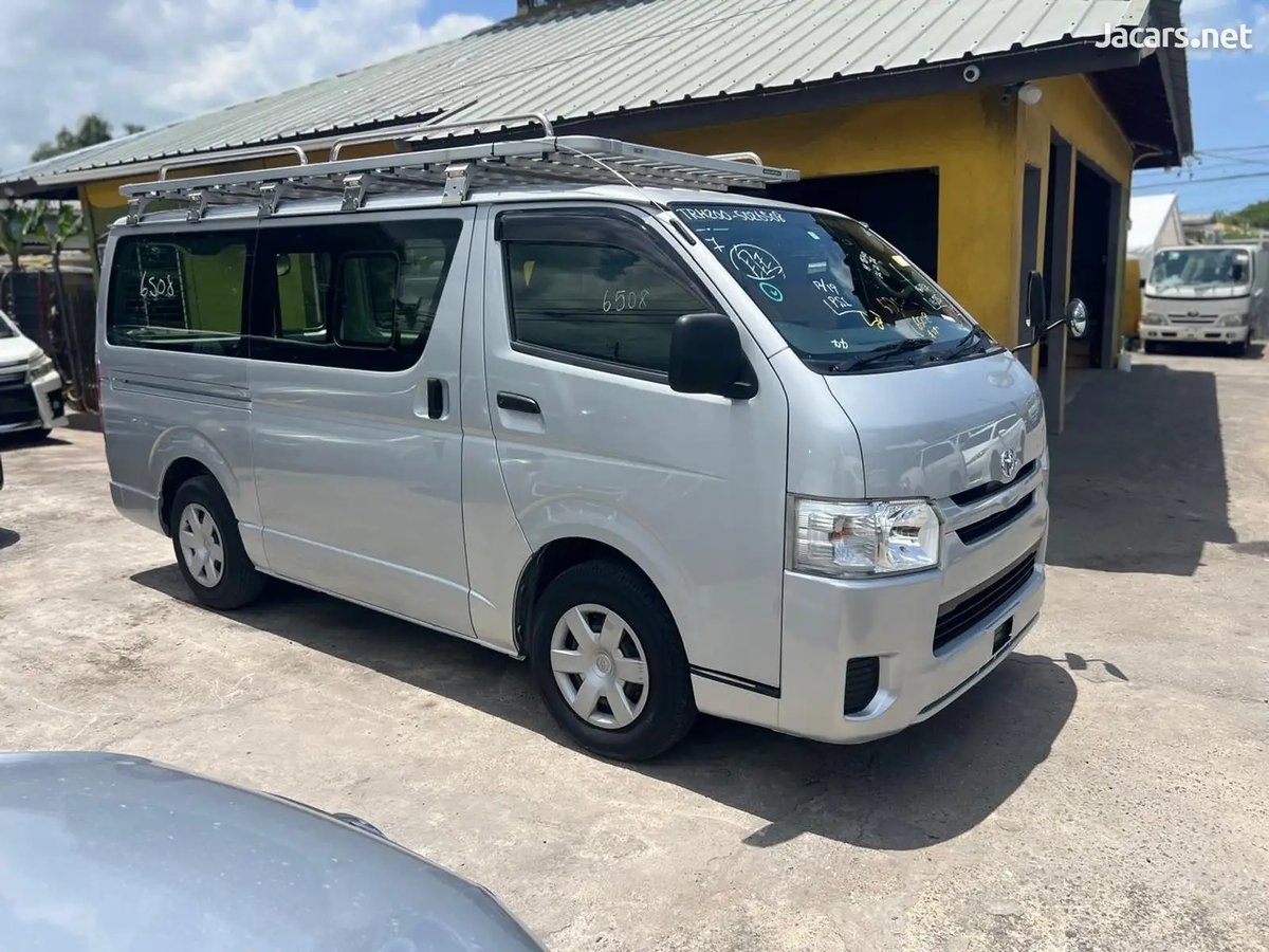 2016 TOYOTA Hiace