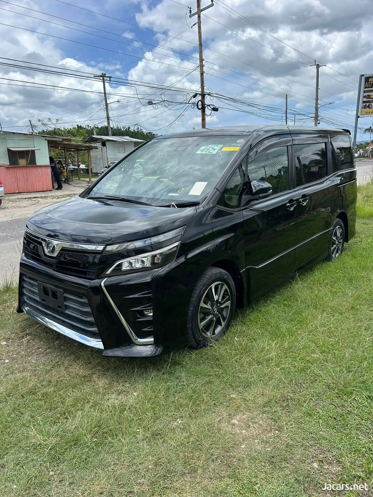 2017 TOYOTA Voxy