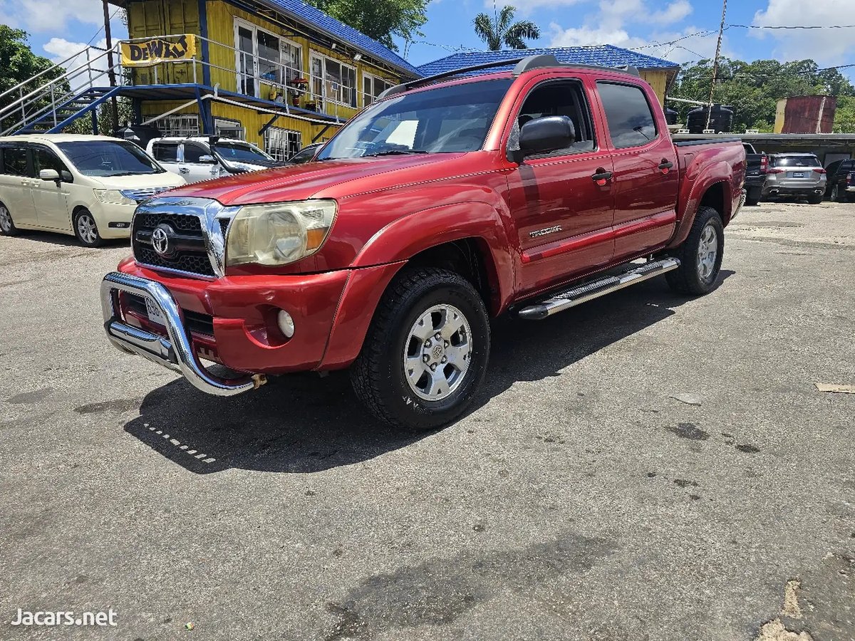 2011 TOYOTA Tacoma