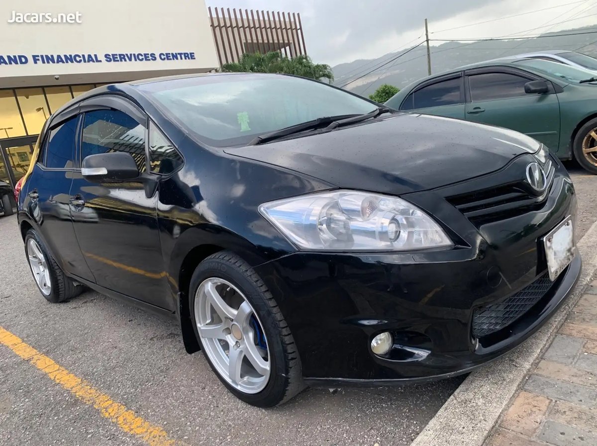 2010 TOYOTA AURIS