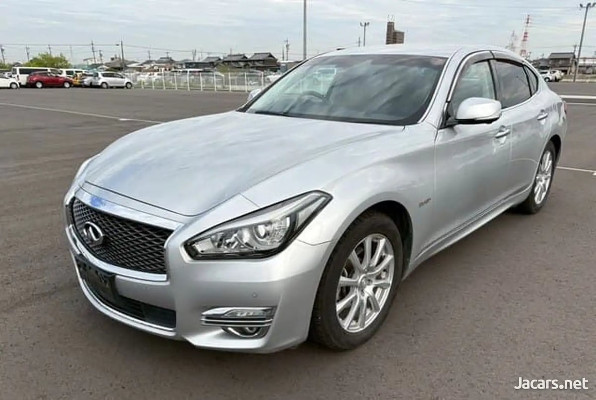 2019 NISSAN Fuga