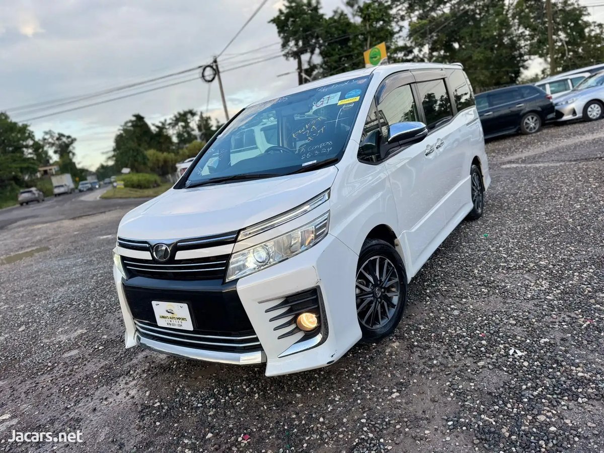 2015 TOYOTA Voxy