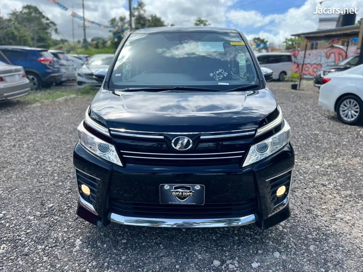 2016 TOYOTA Voxy