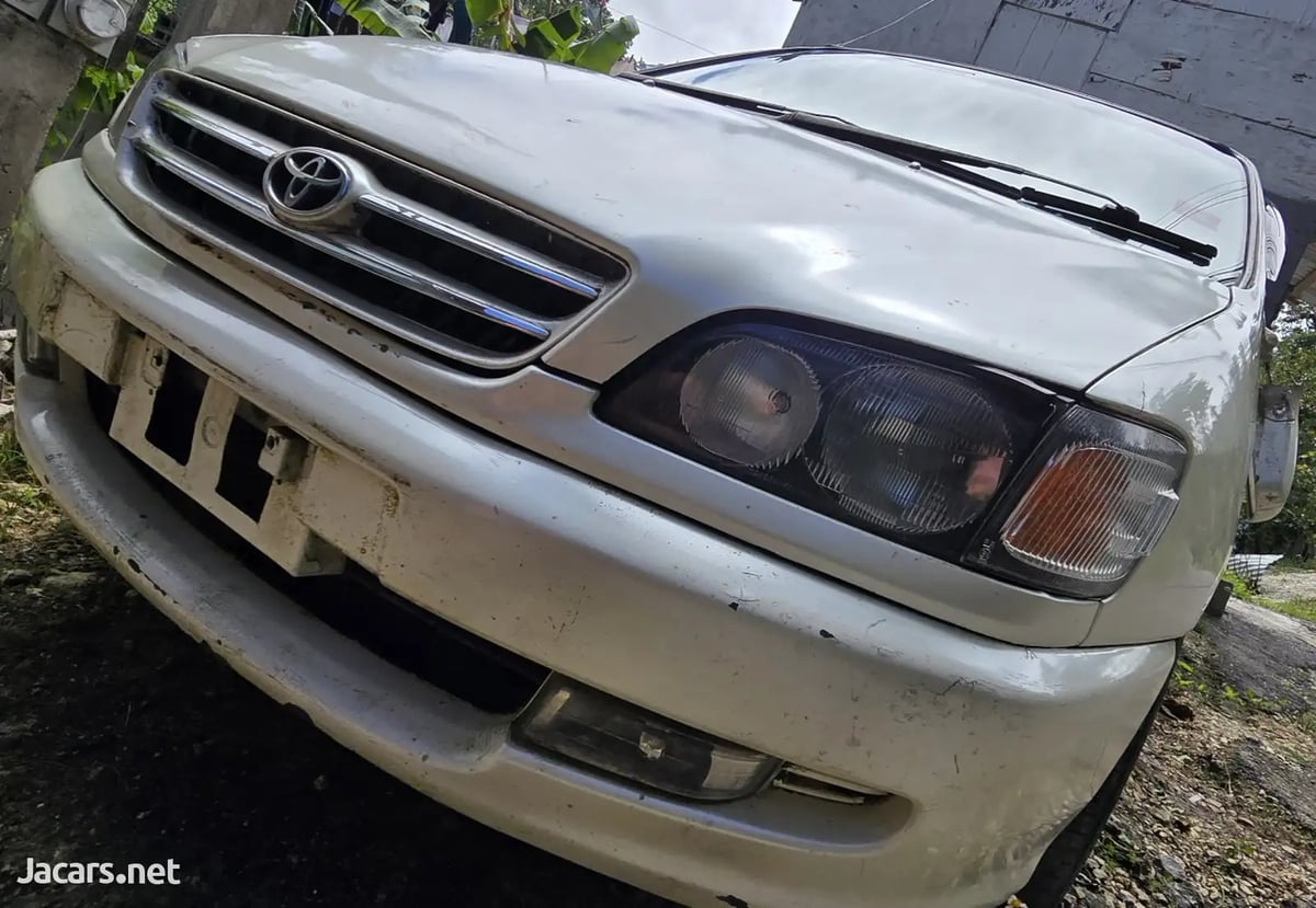 2001 TOYOTA Ipsum