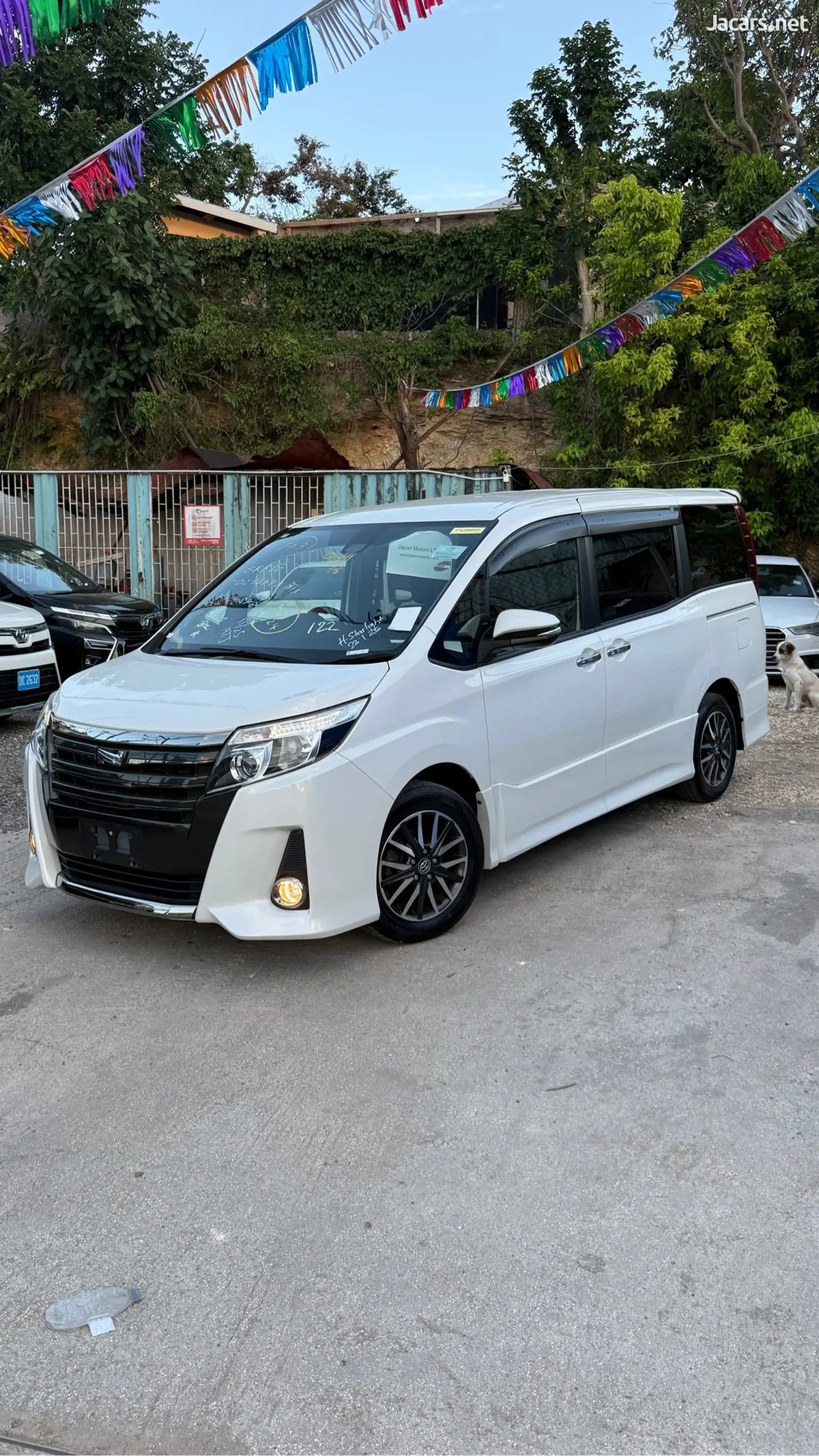 2017 TOYOTA Noah