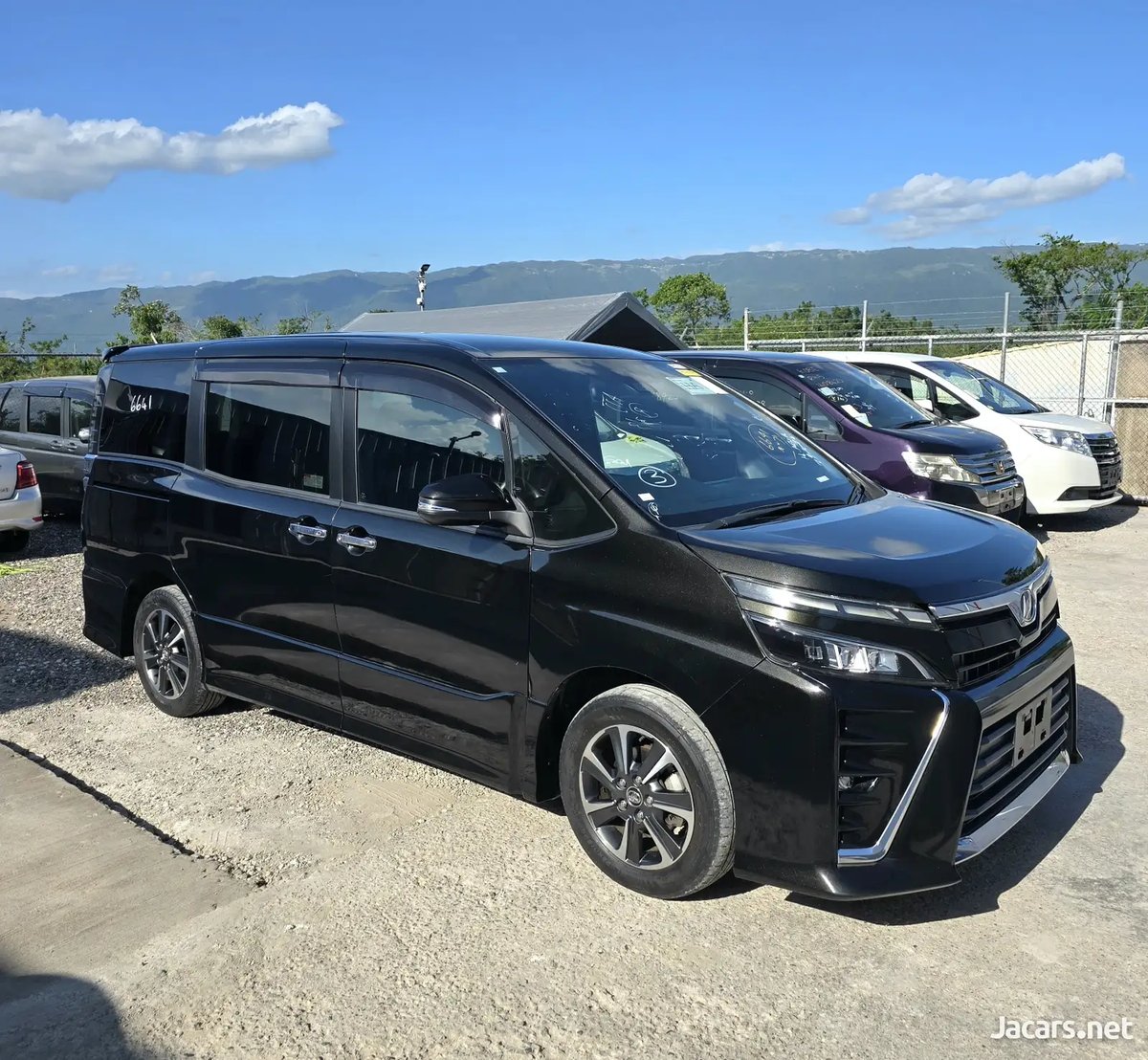 2017 TOYOTA Voxy
