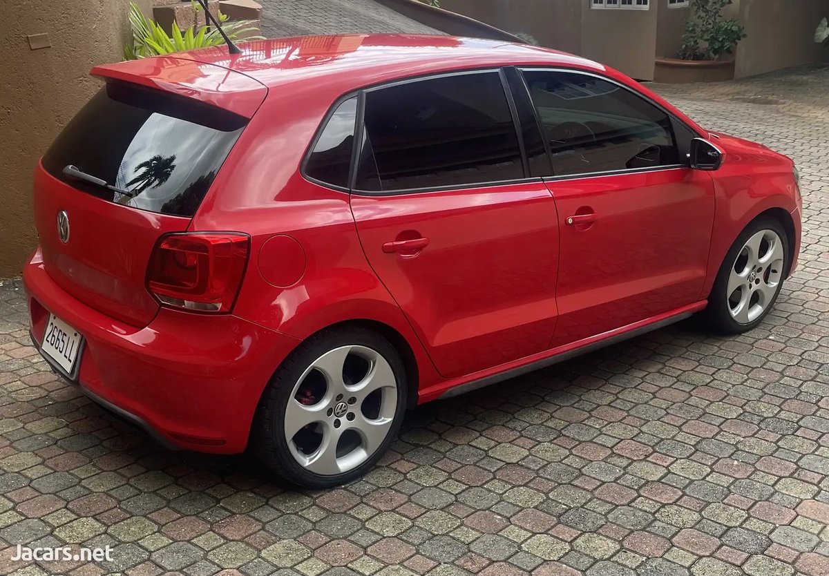 2013 VOLKSWAGEN GTI