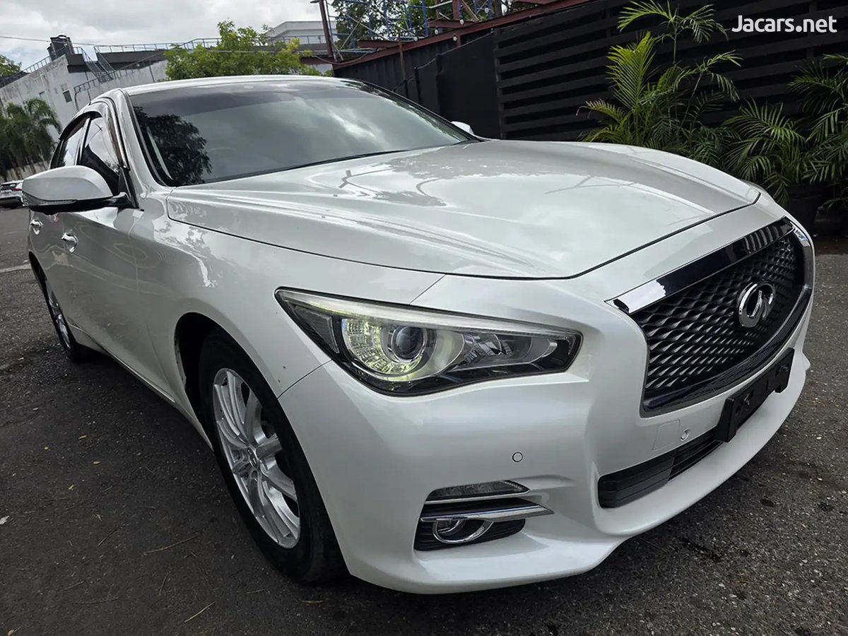 2017 NISSAN Skyline