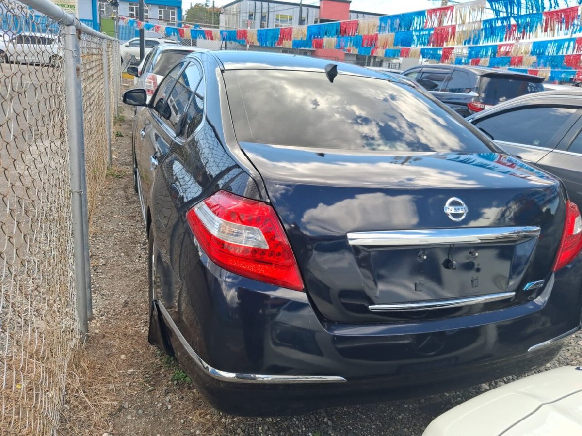 2011 NISSAN Teana