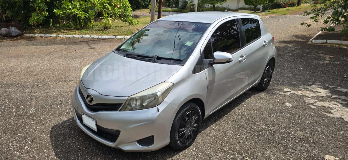 2013 TOYOTA VITZ