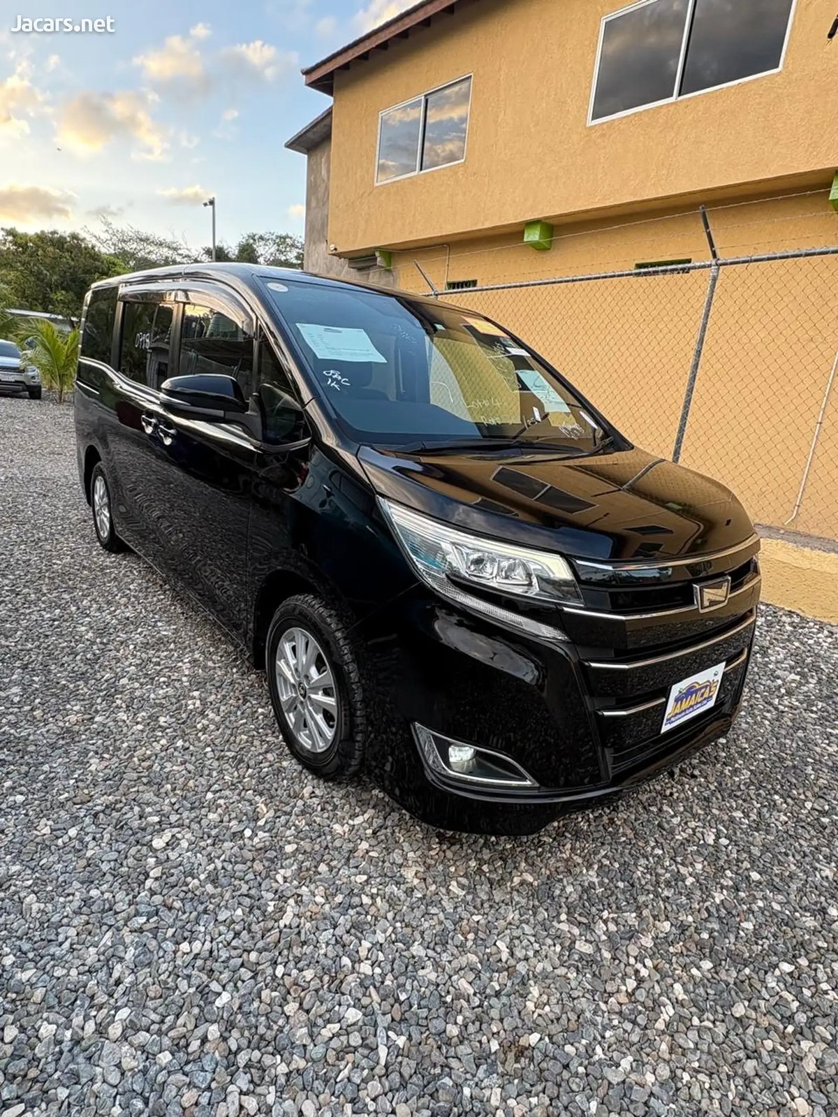 2018 TOYOTA Noah