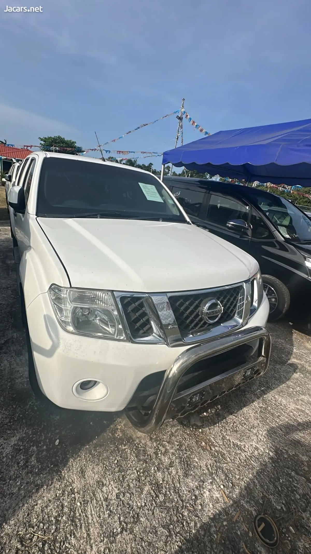 2014 NISSAN Navara