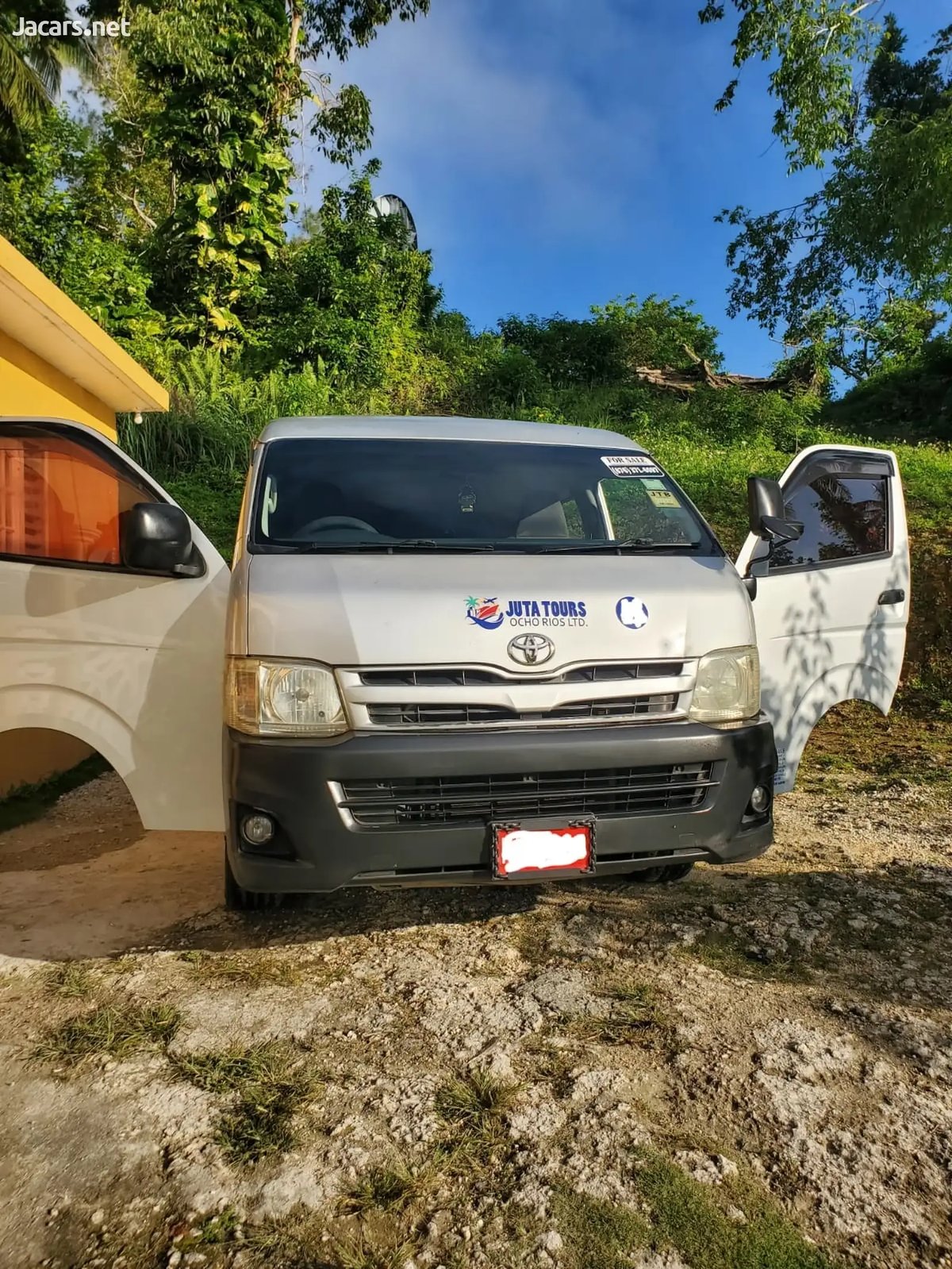 2010 TOYOTA Hiace