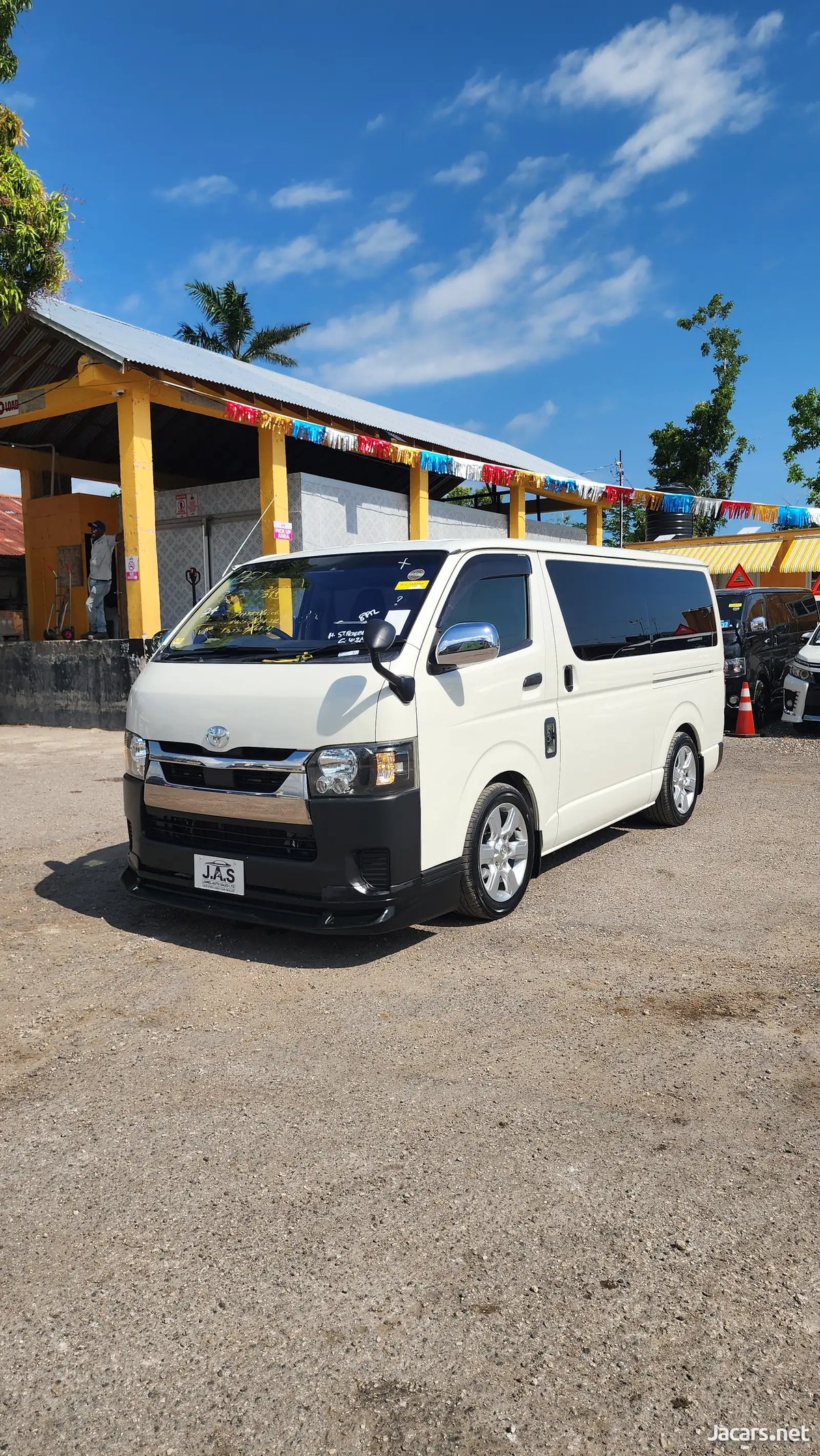 2018 TOYOTA Hiace