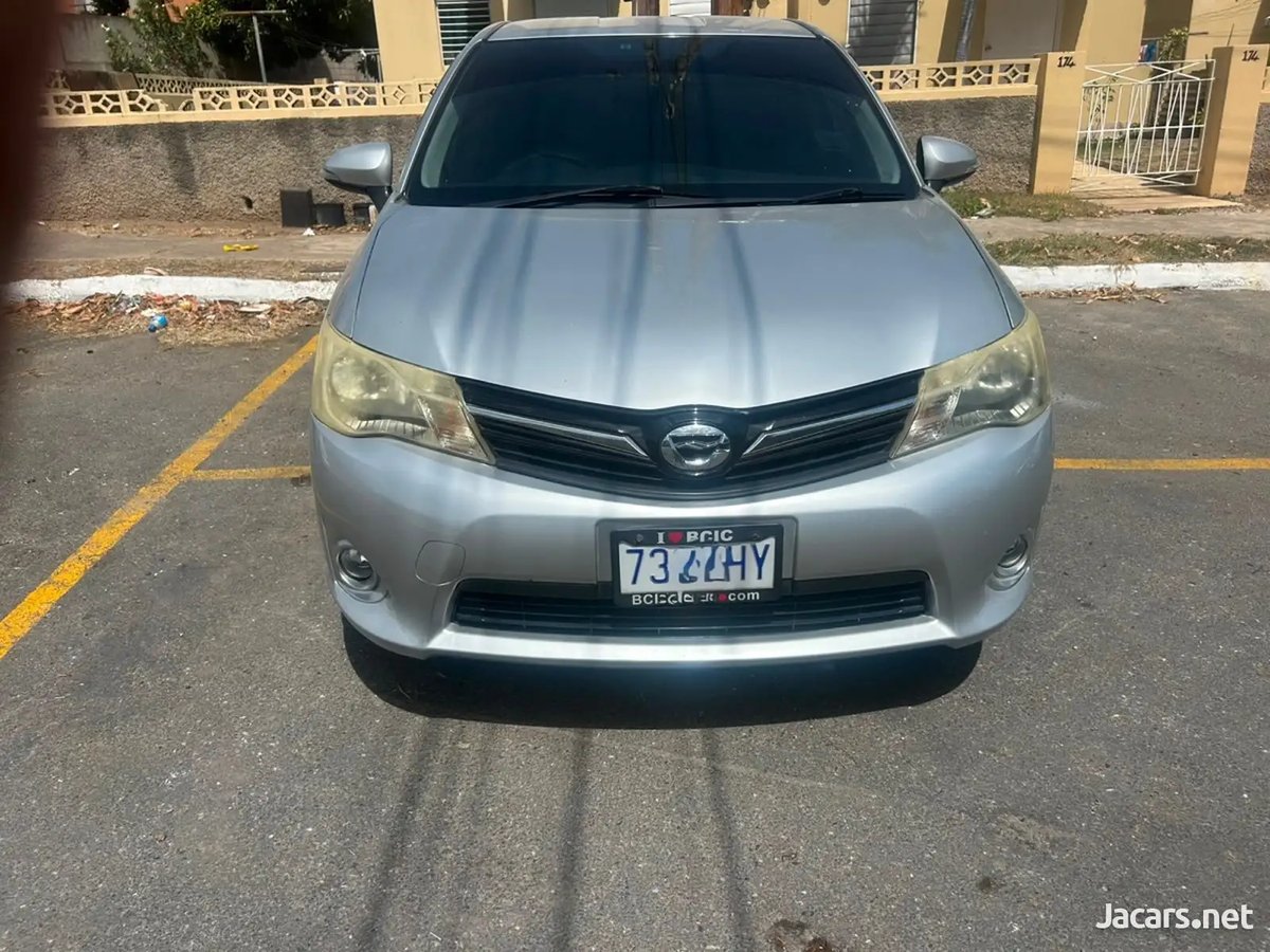 2013 TOYOTA Fielder