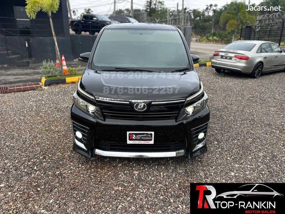 2014 TOYOTA Voxy