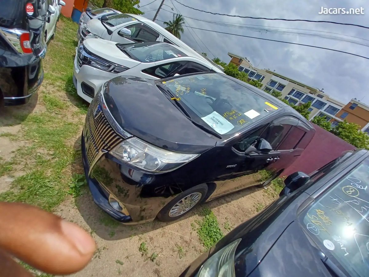 2015 TOYOTA Esquire