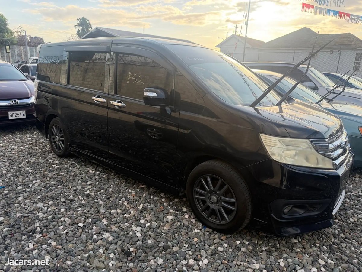 2014 HONDA Stepwgn