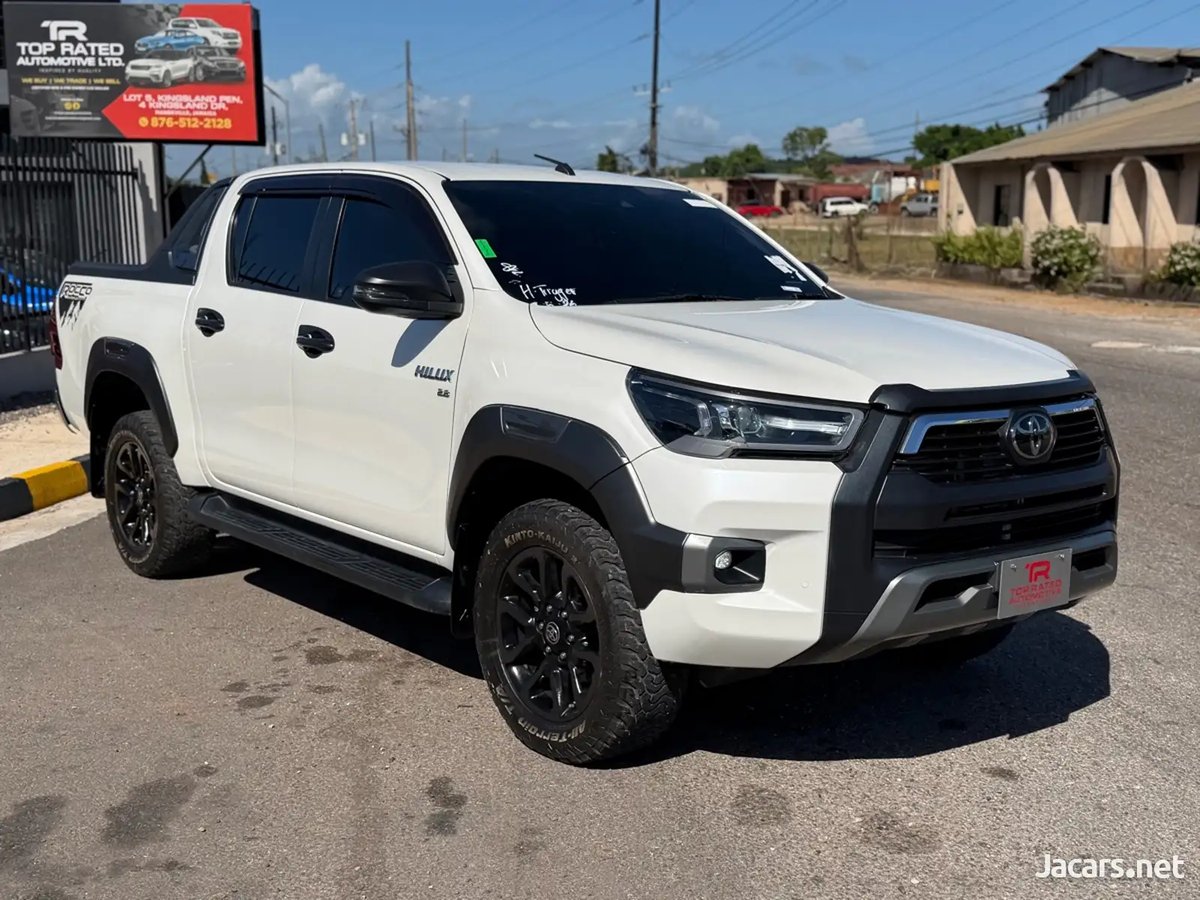 2021 TOYOTA Hilux