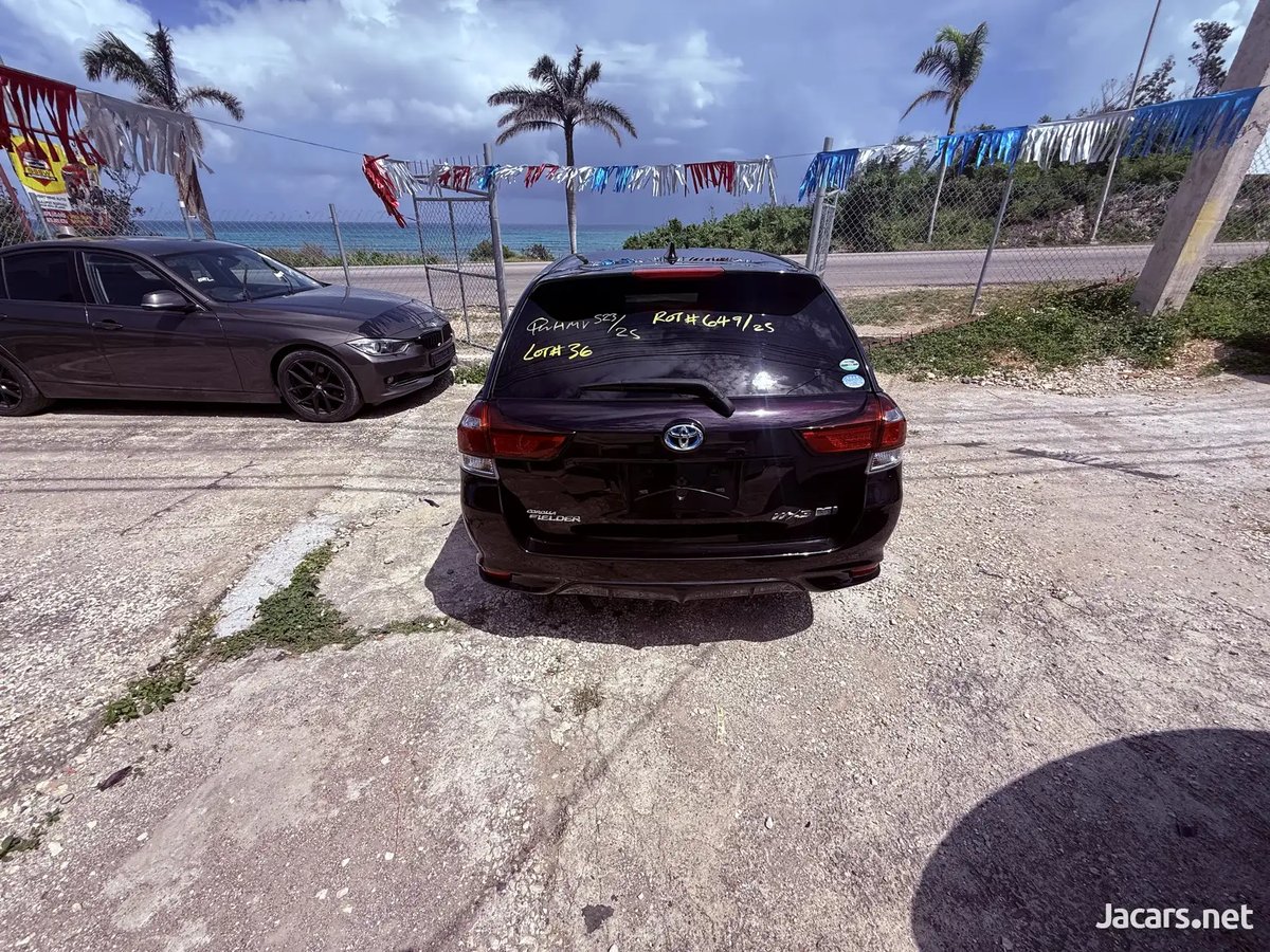 2016 TOYOTA Fielder