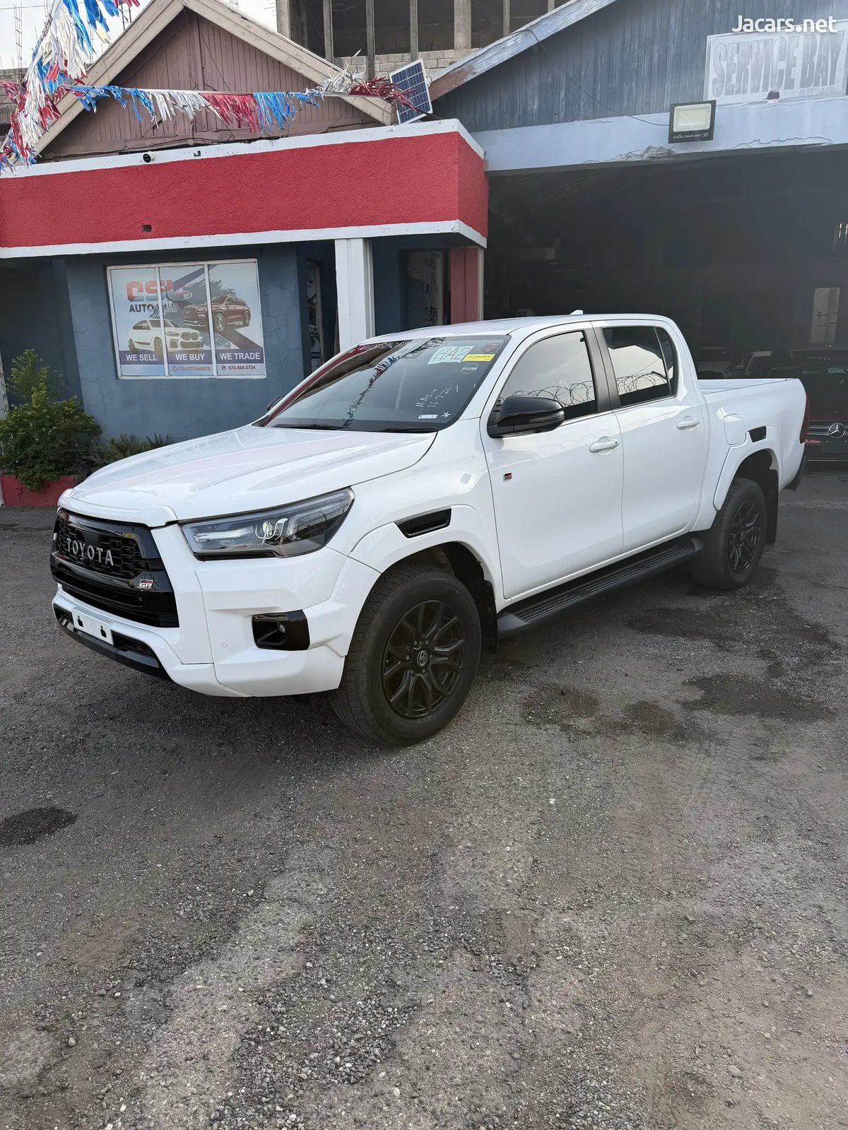 2023 TOYOTA Hilux