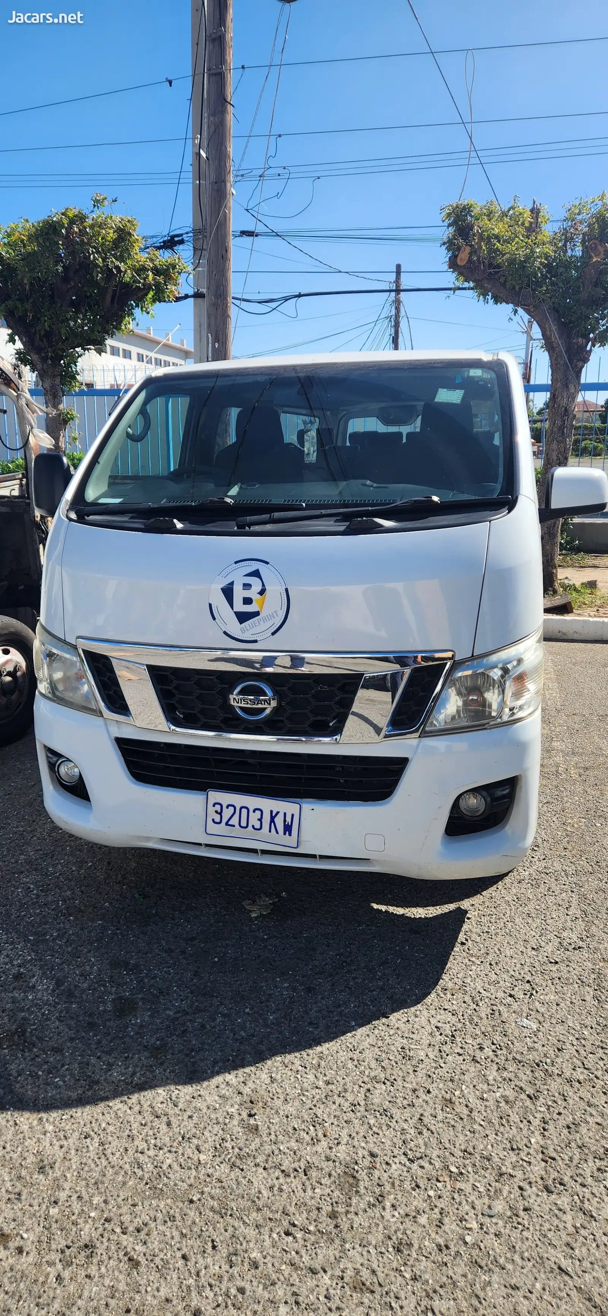 NISSAN NV350