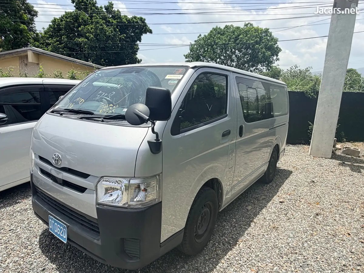 2020 TOYOTA Hiace