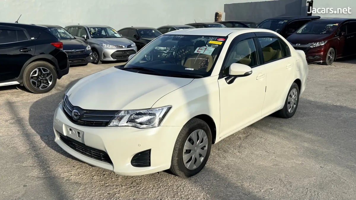 2015 TOYOTA Axio