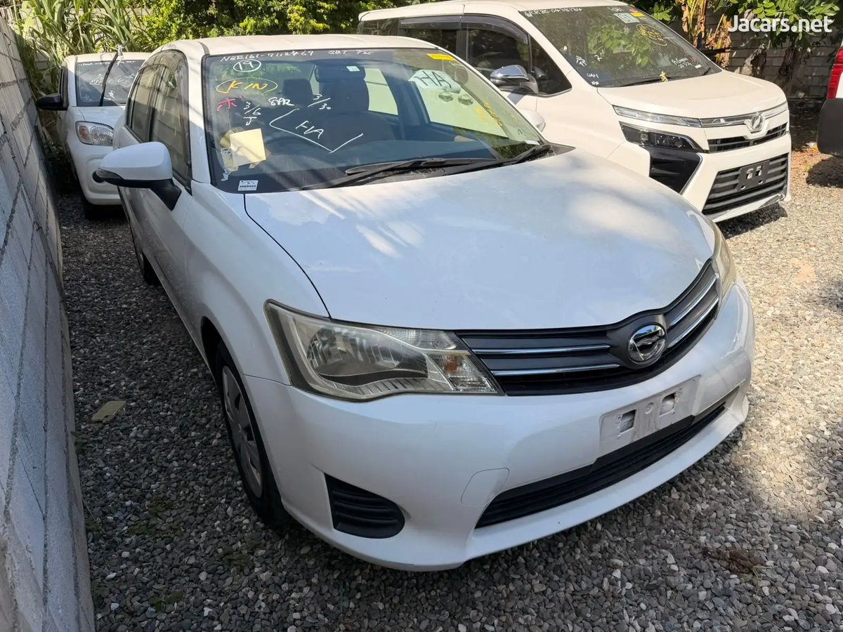 2014 TOYOTA Axio