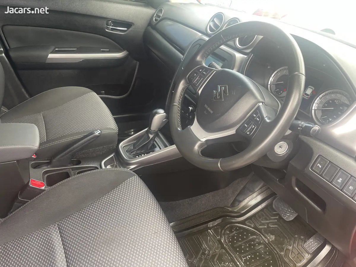 2022 SUZUKI Vitara