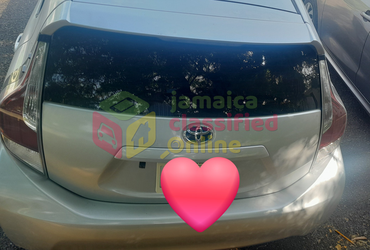 2017 TOYOTA Aqua (Hybrid)