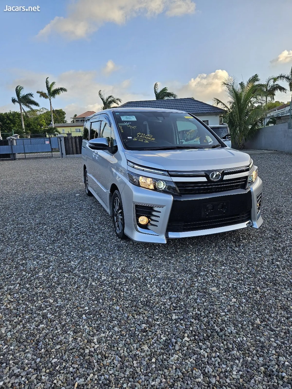 2017 TOYOTA Voxy