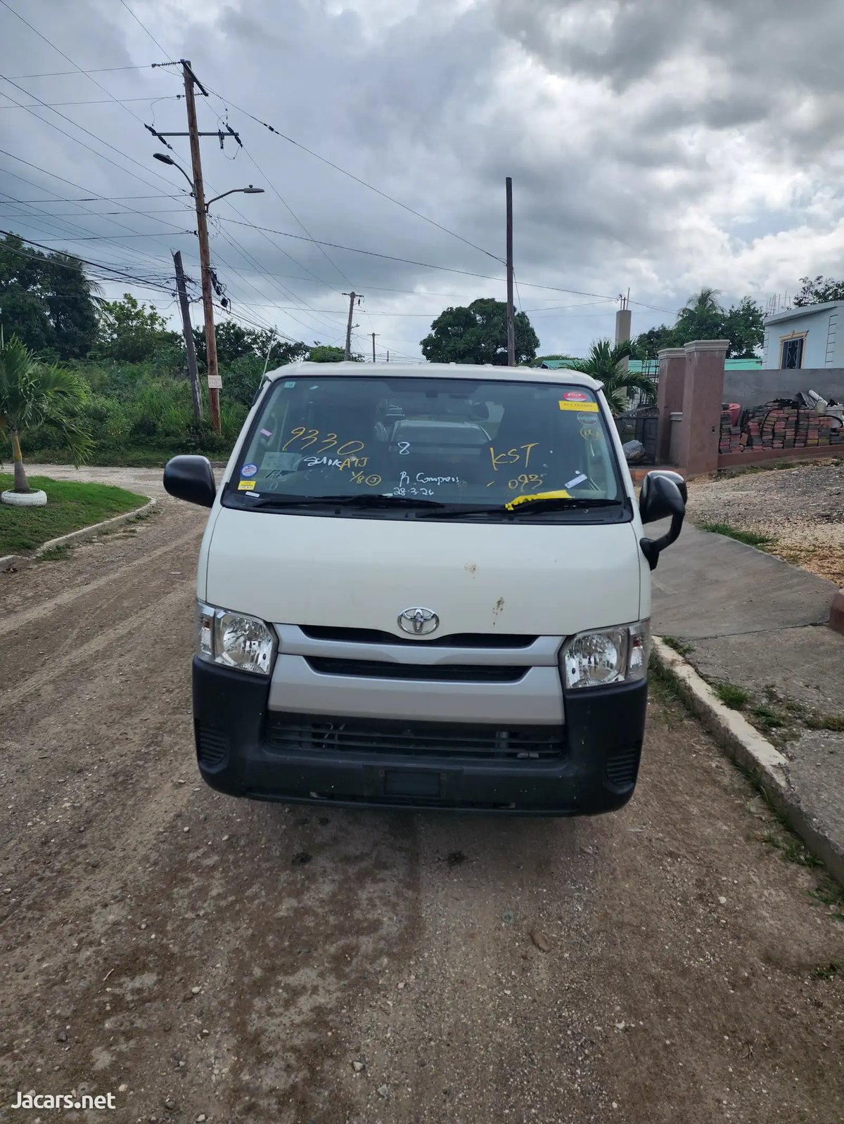 TOYOTA Hiace