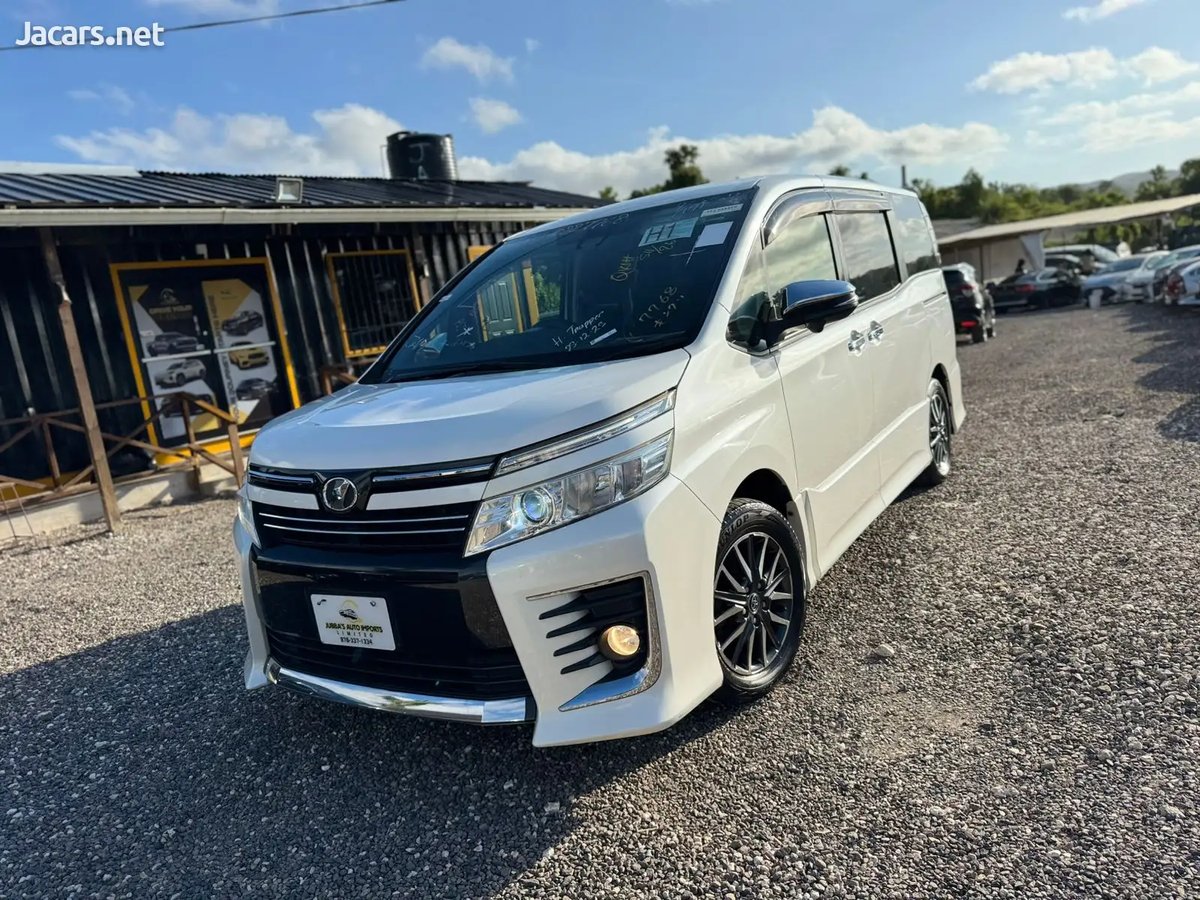 2016 TOYOTA Voxy